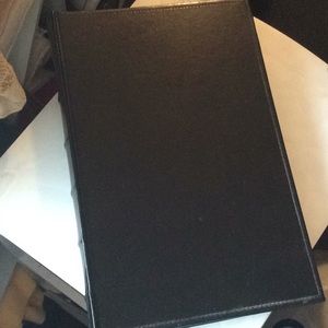 Pioneer 4”x6” bi-directional Bonded Leather album.